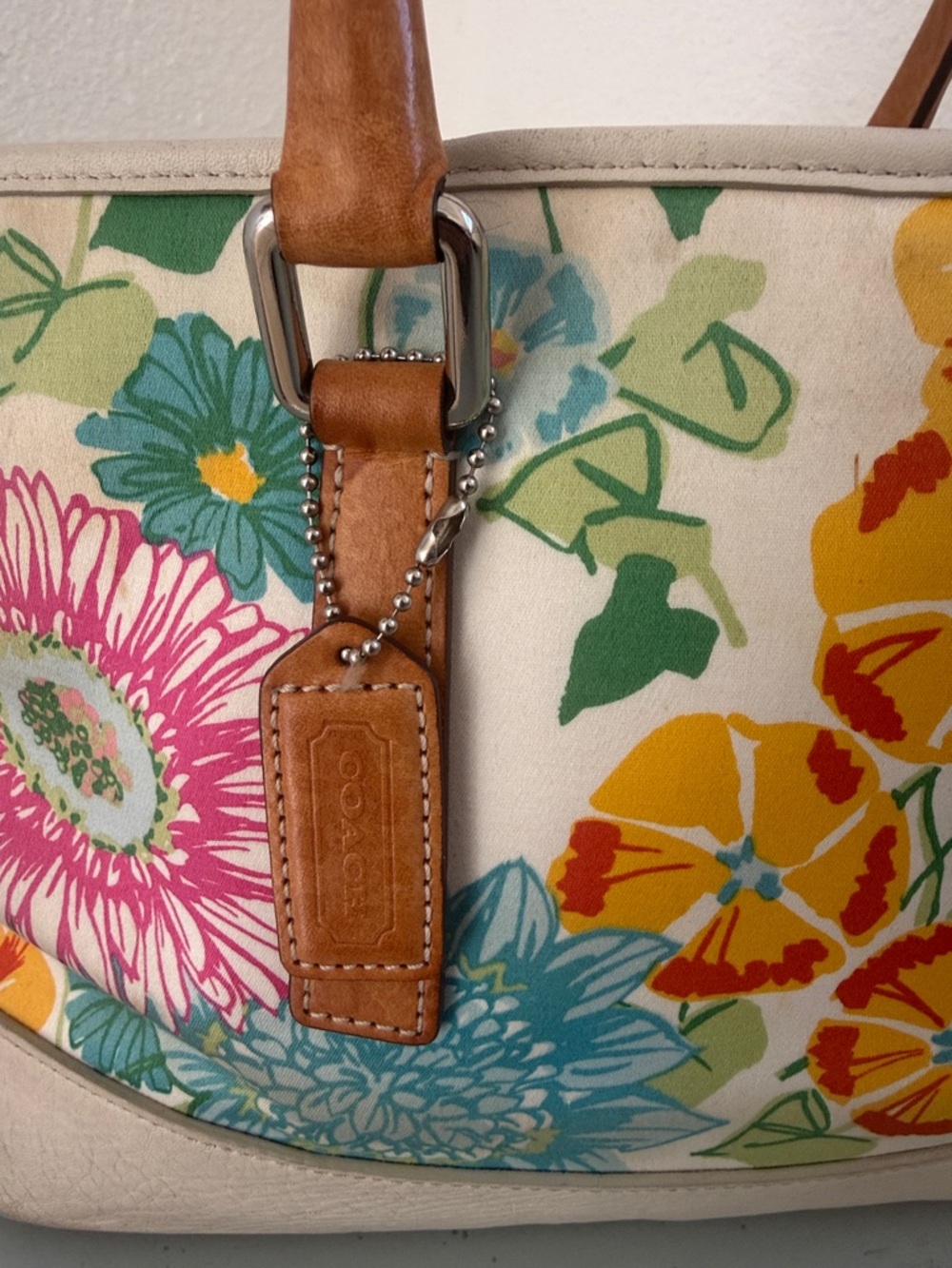 2002Vintage Y2K Coach Hamptons Floral Tote 7746, Printed Canvas and Vachetta - Picture 2 of 12